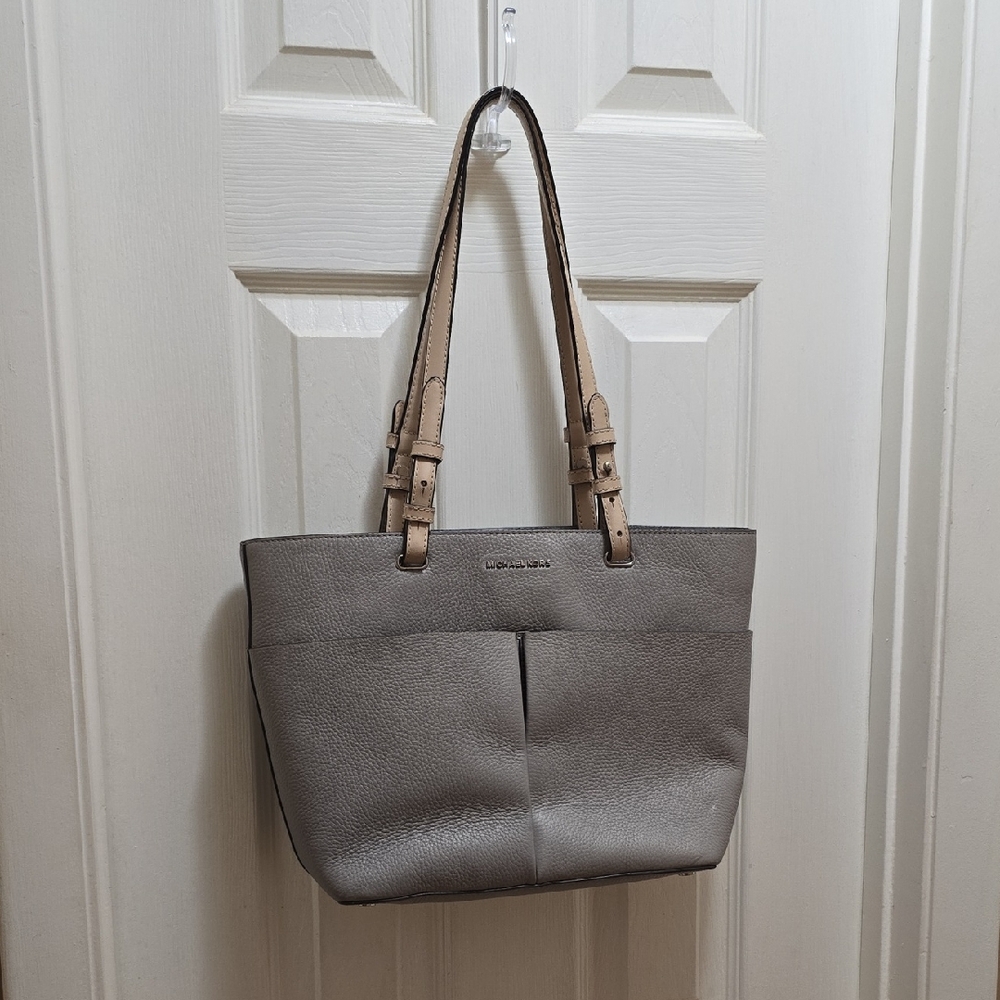 MICHAEL Michael Kors Gray Tote Bag Structured Design